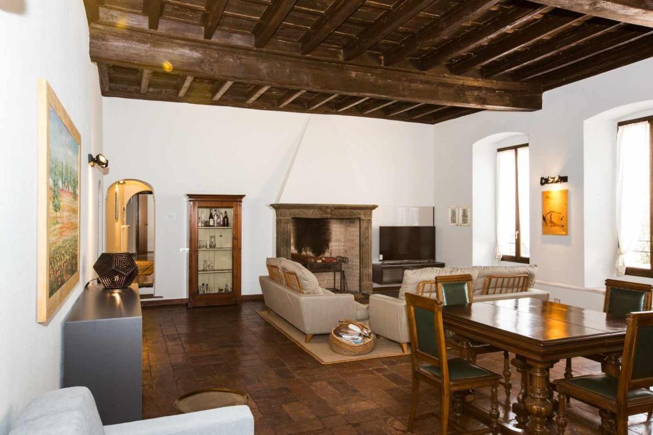 Appartamento Historical In The Center Of - Larihome A02 *