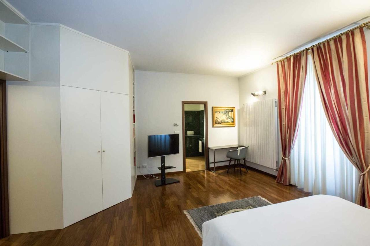 Appartamento Historical In The Center Of - Larihome A02 *