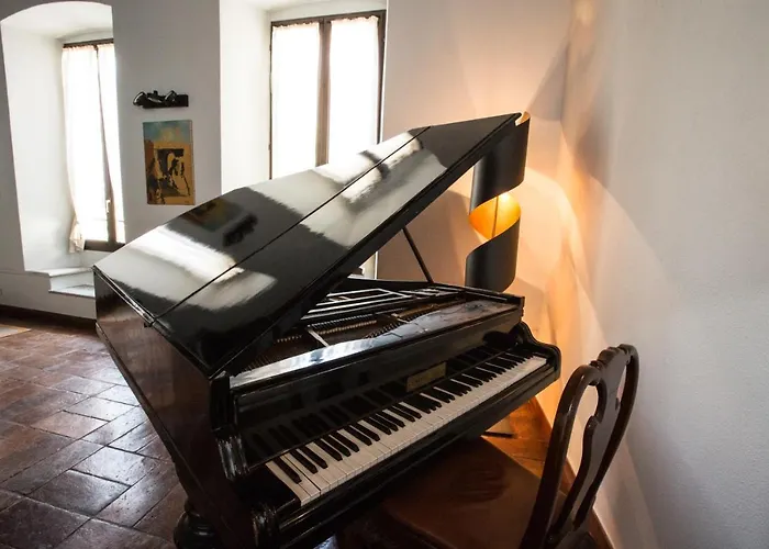 Historical Apartment In The Center Of Gravedona - Larihome A02